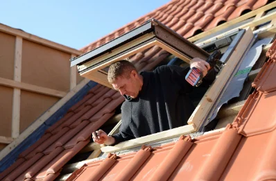 Pose de fenêtres de toit Velux à Givrauval